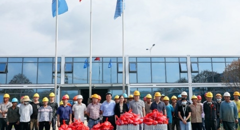 致敬烈日下的坚守！走进工地，杨向红院长一行慰问新院区建设者