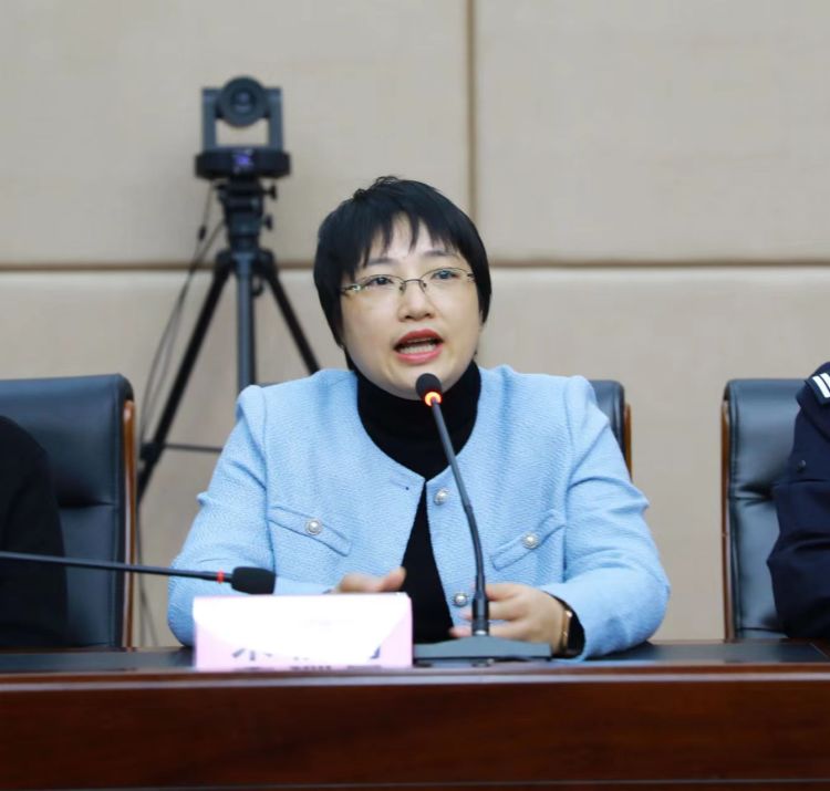 简篇-“蓝白”联合  护卫健康