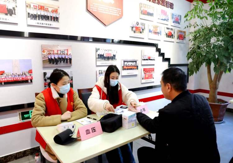 简篇-“蓝白”联合  护卫健康