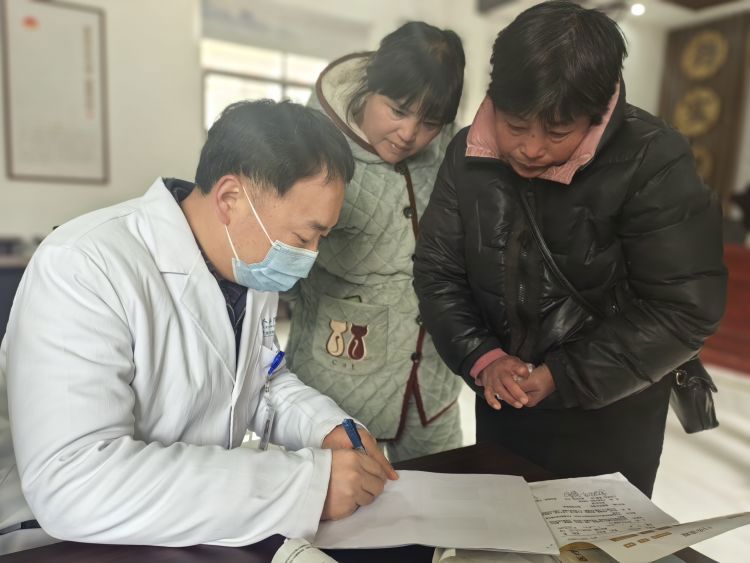 简篇-“莲”心服务  关爱百姓仙医健康宣讲团第十一站走进下底垟村、下加庄村