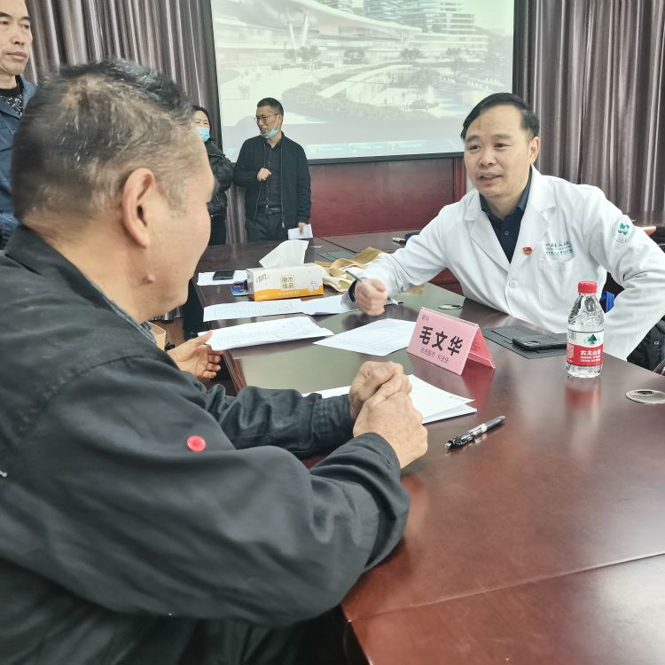 简篇-院企共建  搭造健康桥梁  仙医健康宣讲团第十站走进仙通