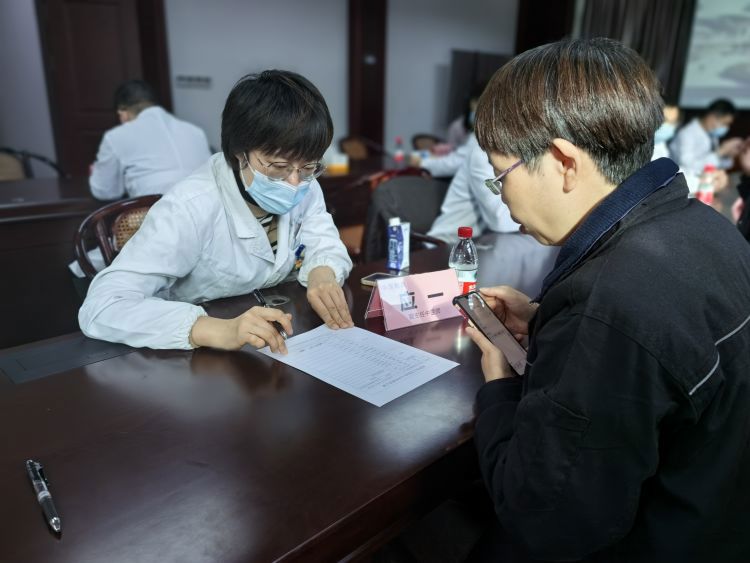 简篇-院企共建  搭造健康桥梁  仙医健康宣讲团第十站走进仙通