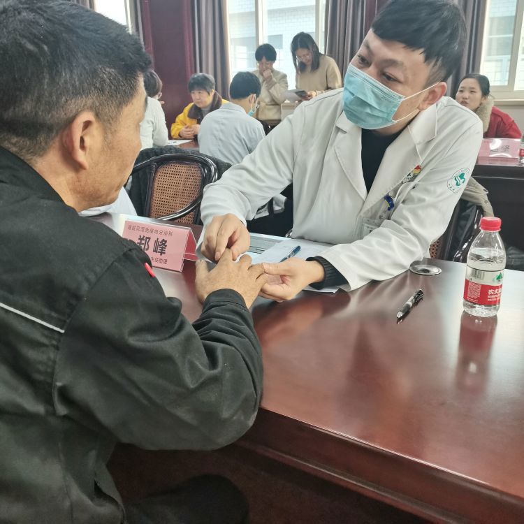 简篇-院企共建  搭造健康桥梁  仙医健康宣讲团第十站走进仙通