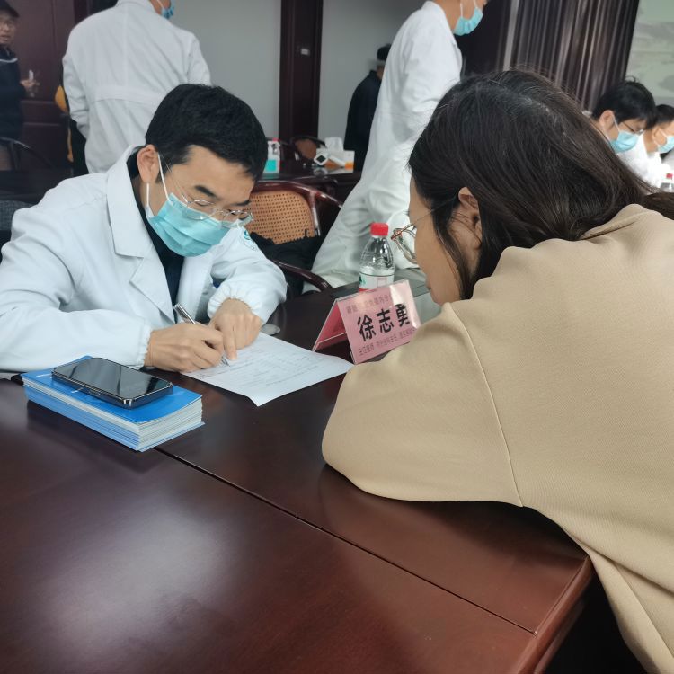 简篇-院企共建  搭造健康桥梁  仙医健康宣讲团第十站走进仙通