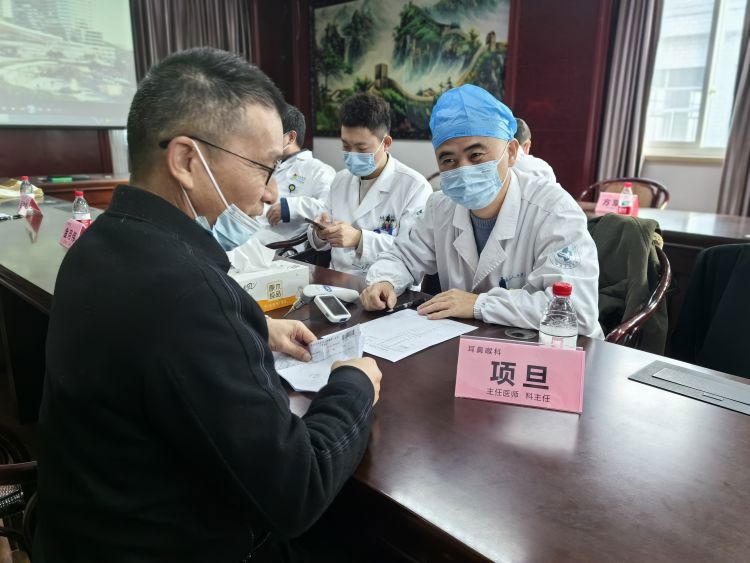 简篇-院企共建  搭造健康桥梁  仙医健康宣讲团第十站走进仙通