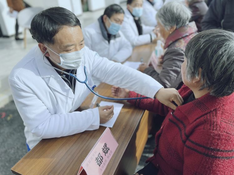简篇-革命古村  健康增色仙医健康宣讲团第十三站走进湫山方宅村