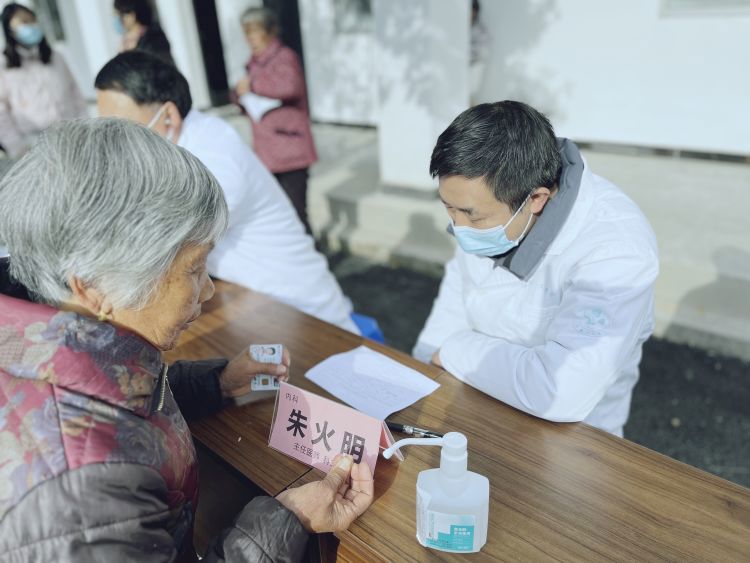 简篇-革命古村  健康增色仙医健康宣讲团第十三站走进湫山方宅村